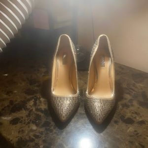 Jessica Simpson pumps